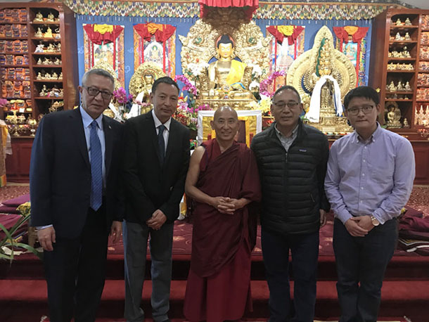 བྱང་ཨ་རིའི་སྐུ་ཚབ་དོན་གཅོད་དངོས་གྲུབ་ཚེ་རིང་མཆོག་སྦེ་ཨེ་རི་ཡར་རྟེན་གཞི་བྱས་པའི་བོད་བརྒྱུད་ནང་བསྟན་གྱི་ཆོས་ཚོགས་ཁག་ལ་གཞུང་འབྲེལ་ཕྱོགས་ཕེབས་གནང་བ།
