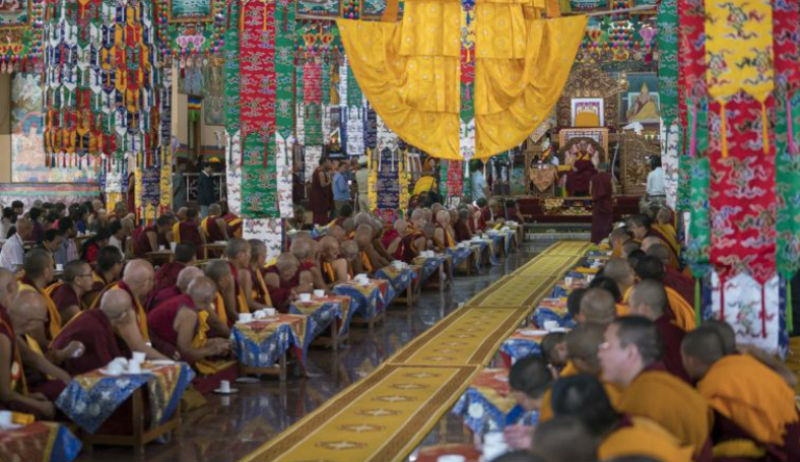 ༧གོང་ས་མཆོག་གིས་སེ་ར་ཐེག་ཆེན་ཆོས་གླིང་ཚོགས་ཆེན་ནང་ཕེབས་སྟོན་མཛད་སྒོའི་སྐབས་བཀའ་སློབ་སྩལ་བ།