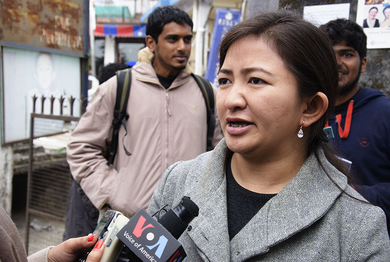 རིག་འཛིན་ཆོས་སྒྲོན་ལགས་སུ་འགྲོ་བ་མིའི་ཐོབ་ཐང་གི་ཉིན་མོ་འདི་དང་སྦྲགས་ལས་འགུལ་སྤེལ་གྱིན་པའི་དམིགས་ཡུལ་སྐོར་གསར་འགོད་པས་བཅར་འདྲི་ཞུ་བ། པར་བ་ཆོས་ཉིད།