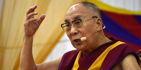 ༧གོང་ས་མཆོག་གིས་རྒྱ་གར་ལྷོ་ཕྱོགས་མཐོ་སློབ་ཁག་ཏུ་ཡོད་པའི་བོད་པའི་སློབ་ཕྲུག་དང་། ཧི་མཱ་ལ་ཡི་ས་ཁུལ་གྱི་སློབ་ཕྲུག  དེ་བཞིན་གློ་བུར་དུ་ལྷགས་པའི་སེར་སྐྱ་མི་མང་ཁག་གཅིག་བཅས་ཁྱོན་མི་གྲངས་ ༢༥༠༠ བརྒལ་བར་བླང་དོར་བཀའ་སློབ་སྩལ་སྐབས།