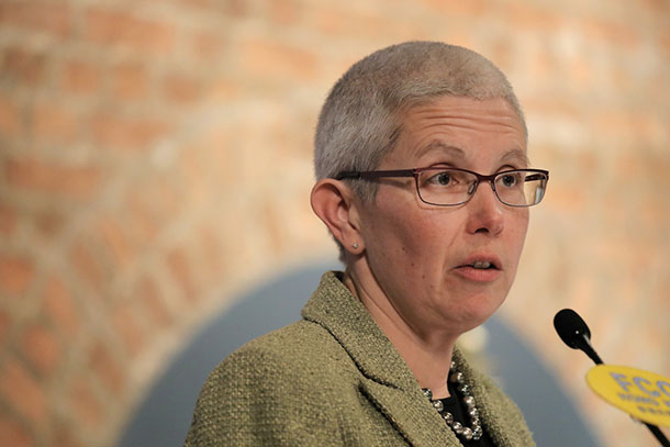 རྒྱ་ནག་གི་འགྲོ་བ་མིའི་ཐོབ་ཐང་འགན་འཛིན་རི་ཆར་སུན།