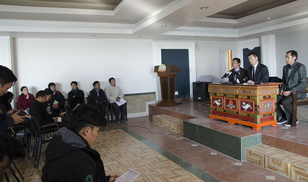 དཔལ་ལྡན་སྲིད་སྐྱོང་སྐུ་མགྲོན་གཙོ་བོར་གྱུར་བའི་ཤེས་རིག་ལས་ཁུངས་ནས་སློབ་ཁག་རྩིས་སྤྲོད་རྩིས་ལེན་གྱི་རིམ་པ་གསུམ་པའི་ཁོངས་སུ་དབུས་བོད་སློབ་འཛིན་ཚོགས་ཀྱི་ཁྱབ་ཁོངས་སློབ་ཁག་བརྒྱད་དེ། འདི་ལོའི་ཟླ་ ༢ ནང་ཚུད་སམ་བྷོ་ཊ་བོད་སློབ་ཚོགས་པར་རྩིས་སྤྲོད་གནང་རྒྱུར་གཏན་འཁེལ་བའི་སྐོར་གྱི་གསར་འགོད་གསལ་བསྒྲགས་ཤིག་སྐོང་བ། པར་བ་ཆོས་ཉིད།