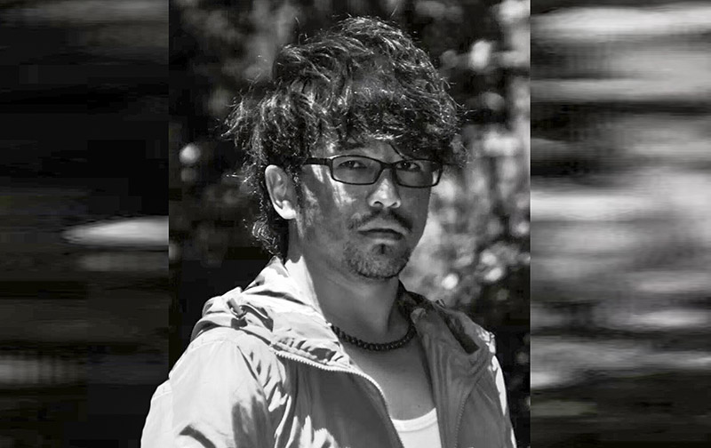 རྩོམ་པ་པོ་སོ་ལྟ་བའི་ཉེ་པར།