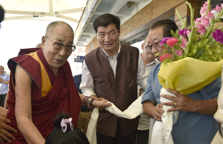 ༧གོང་ས་ཡུ་རོབ་ཏུ་ཆིབས་ཐོན་ཁར།