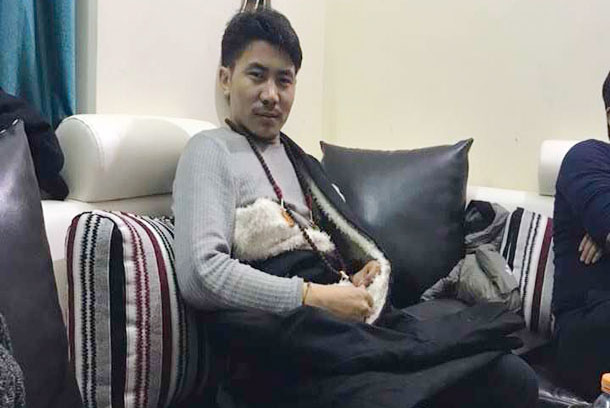 བཀྲ་ཤིས་རྣམ་རྒྱལ་ལགས་ཀྱིས་མཐོ་རིམ་སློབ་མའི་སློབ་གསོའི་སྐོར་རང་ཉིད་ཀྱི་བསམ་ཚུལ་གསུང་བཞིན་པ། པར་དབང་རྒྱལ་སྤྱིའི་བོད་ཀྱི་ཆ་འཕྲིན།