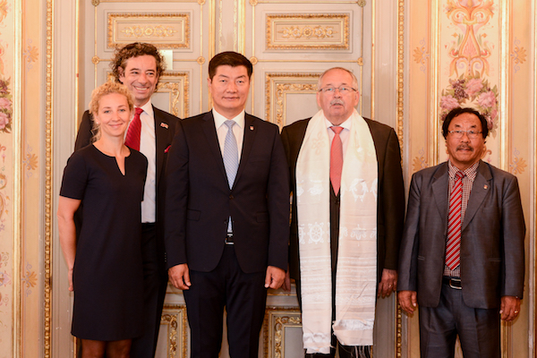 བློ་བསང་སེངྒེ་མཆོག་འཇར་མན་ཧེ་སེ་མངའ་སྡེར་ཕེབས་པ།