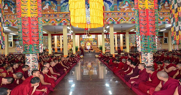 ༢༠༡༨ལོའི་དགེ་ལྡན་འཇང་དགུན་ཆོས་ཆེན་མོ་འཚོགས་གནང་བ།