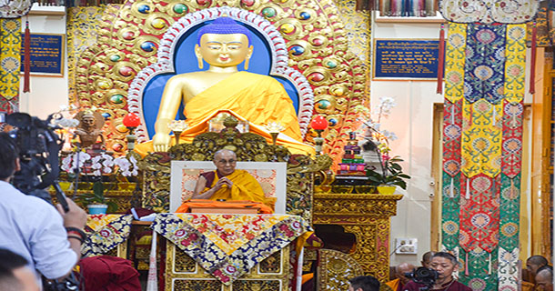 ༸གོང་ས་མཆོག་གིས་དབུ་མ་འཇུག་པའི་བཀའ་ཁྲིད་ལེགས་པར་གྲུབ་གནང་མཛད།