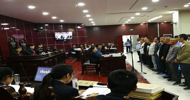 ཁྲིམས་ཐག་བཅད་བཞིན་པའིབོད་མི་རྣམས།