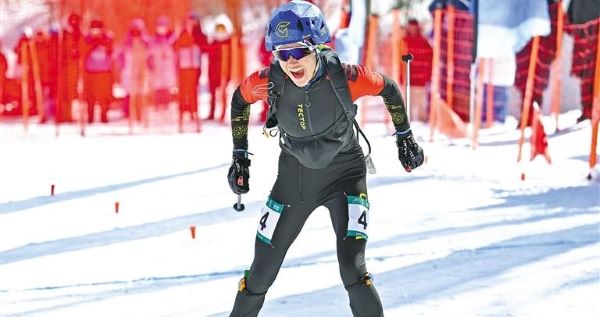 བོད་རིགས་བུ་མོ་ལས་རྩལ་པ་ཚེ་བརྟན་གཡུ་སྒྲོན་ལགས།