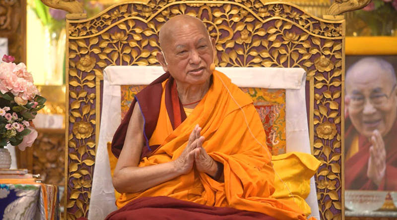 ༧སྐྱབས་རྗེ་ཐུབ་བསྟན་བཟོད་པ་རིན་པོ་ཆེ་མཆོག སྐུ་པར། བླ་མ་བཟོད་པ་རིན་པོ་ཆེའི་་ངོ་དེབ་ལས་བླངས།