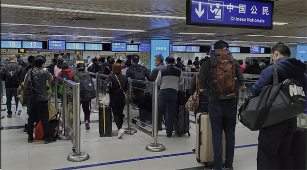 ཉེ་ཆར་རྒྱ་ནག་ནང་ཏོག་ནད་རྒྱ་ཁྱབ་འགྲོ་བཞིན་པའི་སྐབས་རྒྱ་མི་ཕྱི་རྒྱལ་གྱི་རྒྱལ་ཁབ་ཁག་ཏུ་འགྲོ་བཞིན་པ། པར། བརྒྱུད་ལམ།