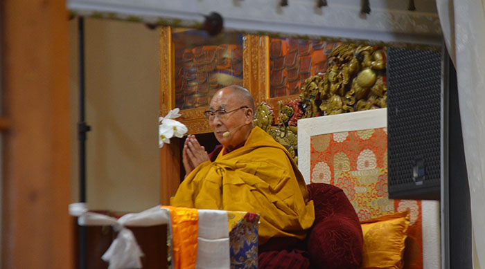 ཕྱི་ལོ་ ༢༠༢༤ ཟླ་ ༤ ཚེས་ ༡༩ ཉིན། བཞུགས་སྒར་རྡ་རམ་སའི་ཐེག་ཆེན་ཆོས་གླིང་གཙུག་ལག་ཁང་དུ། སྤྱི་ནོར་༸གོང་ས་༸སྐྱབས་མགོན་ཆེན་པོ་མཆོག་གིས་དགའ་ལྡན་ལྷ་བརྒྱ་མའི་ཆོས་འབྲེལ་དབུ་འཛུགས་གནང་སོང་།