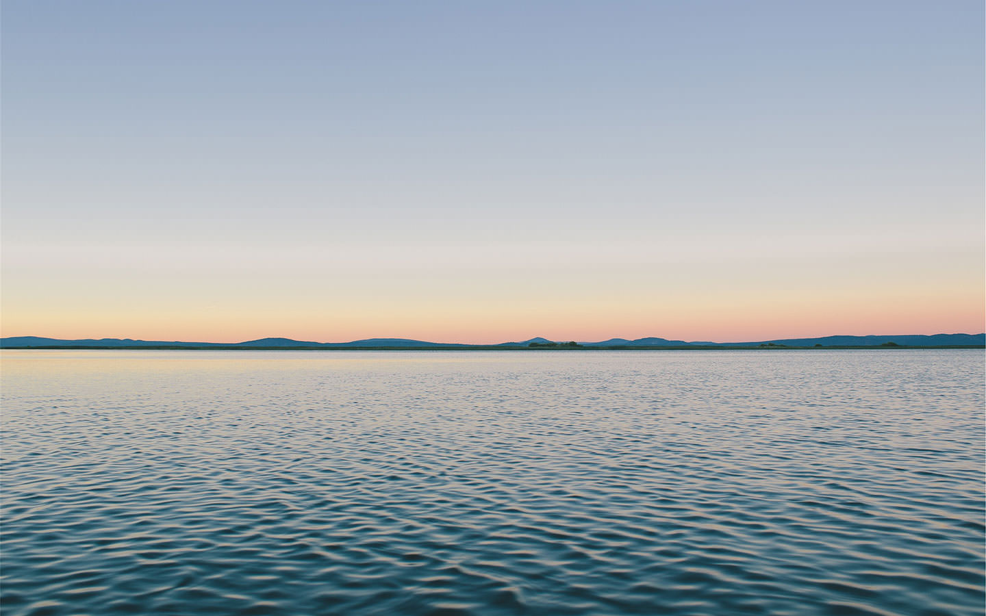 སྐྱེ་དངོས་རང་བཞིན་གྱི་མཛེས་སྡུག་ལྡན་པའི་པར་རིས་ཁག་ཅིག་ལ་གཟིགས།