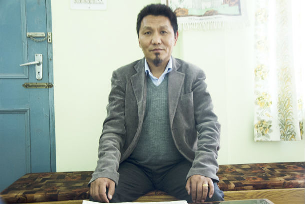 བོད་ཀྱི་རྩོད་རྙོག་འདུམ་སྒྲིག་ཁང་གི་འགན་འཛིན་ཀརྨ་ལེགས་བཤད་ལགས།