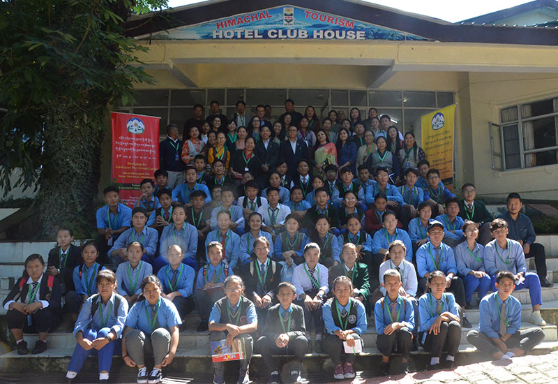 ༢༠༡༩ལོའི་ཟླ་༨་ཚེས་༢༠་ཉིན། མྱོས་རྫས་ངན་གོམས་དང་ལང་ཚོ་དར་བབ་ཀྱི་་ཟབ་སྦྱོང་ནང་ཞུགས་པའི་དགེ་སློབ་དང་འཕྲོད་བསྟེན་ལས་ཁུངས་ལས་མི་རྣམ་པ། 