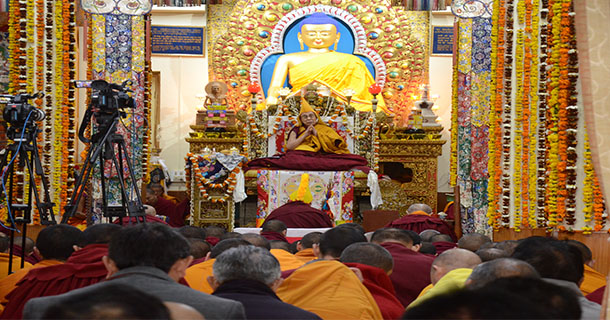༢༠༡༩ལོའི་ཟླ་༢་ཚེས་༢༧་ཉིན་བཞུགས་སྒར་དུ་བརྟན་བཞུགས་འབུལ་སྐབས།