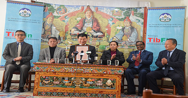 ༢༠༡༩ལོའི་ཟླ༡་ཚེས་༡༡ཉིན། བོད་མིའི་སྒྲིག་འཛུགས་དཔལ་འབྱོར་ལས་ཁུངས་ནས་བཙན་བྱོལ་བོད་མི་རྣམས་ལ་དབྱར་ཚོང་རོགས་སྐྱོར་ལས་གཞི་དང་པོ་འགོ་འཛུགས་གནང་སོང་།