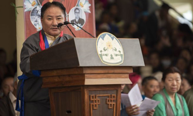 ༢༠༡༩ལོའི་ཟླ་༧་ཚེས་༦་ཉིན། བོད་མི་མང་སྤྱི་འཐུས་ཚོགས་གཙོ་མཆོག་གིས་དགུང་གྲངས་གྱ་བཞིར་ཕེབས་པའི་༸སྐུའི་འཁྲུངས་སྐར་ཉིན་ལ་བོད་མི་མང་སྤྱི་འཐུས་ཀྱི་གསུང་བཤད་གནང་བ།