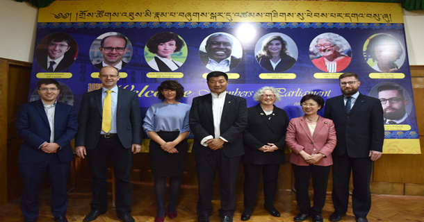 ༢༠༡༩ལོའི་ཟླ་༣་ཚེས་༨་ཉིན་ཕྱི་རྒྱལ་གྱི་གྲོས་ཚོགས་འཐུས་མི་ཁག་བོད་དོན་རྒྱབ་སྐྱོར་ཆེད་རྡ་སར་ཕེབས་འདུག