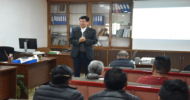 ༢༠༡༩ལོའི་ཟླ་ ༣ ཚེས་ ༢༣ ཉིན། སྲིད་སྐྱོང་མཆོག་གིས་རྒྱལ་སྤྱིའི་གློ་ནད་ཊི་བི་ཉིན་མོ་སྲུང་བརྩི་ཞུ་སྐབས། པར། བོད་མིའི་སྒྲིག་འཛུགས་ཀྱི་དྲ་བ།