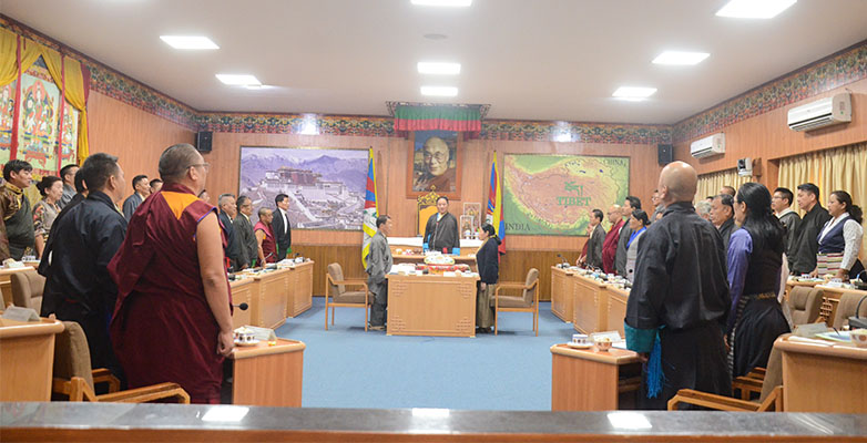 ༢༠༡༩་ལོའི་ཟླ་༩་ཚེས་༢༠་ཉིན། སྐབས་བཅུ་དྲུག་པའི་བོད་མི་མང་སྤྱི་འཐུས་ལྷན་ཚོགས་ཀྱི་གྲོས་ཚོགས་ཚོགས་དུས་བརྒྱད་པ་དབུ་འཛུགས་གནང་སོང་།