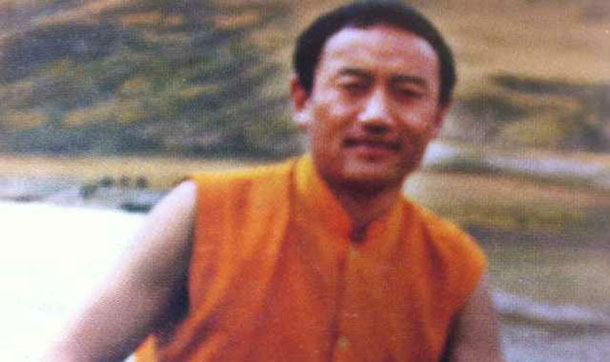 ཆབ་སྲིད་བཙོན་ཟུར་ངག་དབང་རྒྱལ་མཚན་ལགས་གློད་གྲོལ་བཏང་འདུག