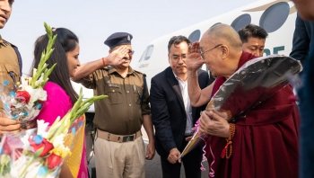 ༸གོང་ས་མཆོག་ལྷ་བབས་ཀྱི་གནས་སུ་ཆིབས་སྒྱུར་བསྐྱངས་པ།