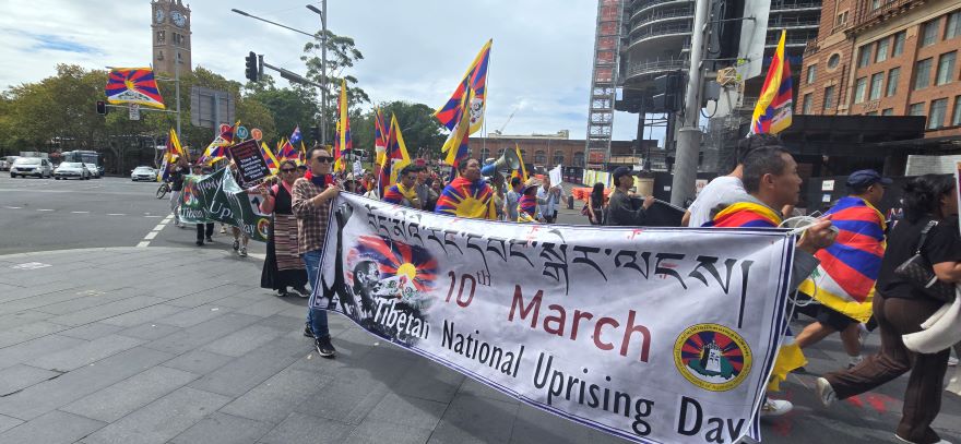 བོད་མིའི་གསུམ་བཅུའི་དུས་དྲན་ཐེངས་༦༦པ་ཨོ་གླིང་སི་ཌི་ནེ་གྲོང་ཁྱེར་དུ་སྲུང་བརྩི།