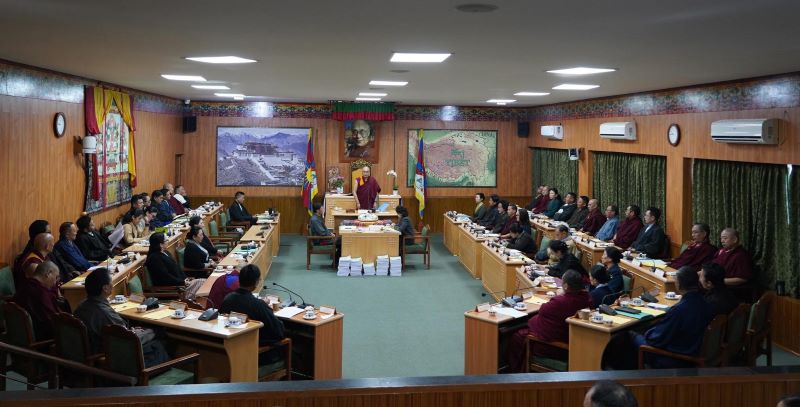 ཕྱི་ལོ་ ༢༠༢༥ ཟླ་ ༣ ཚེས་ ༡༧ ཉིན། སྐབས་བཅུ་བདུན་པའི་བོད་མི་མང་སྤྱི་འཐུས་ལྷན་ཚོགས་ཀྱི་གྲོས་ཚོགས་དུས་དགུ་པ་དབུ་འཛུགས་གནང་སོང་། པར། སྤྱི་ལྷན།